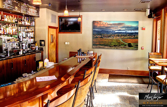 Hurley's Restaurant_install